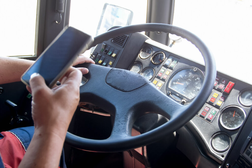 driver using smartphone